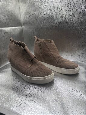 Steve Madden Women's Taupe Perforated Wedge Sneakers